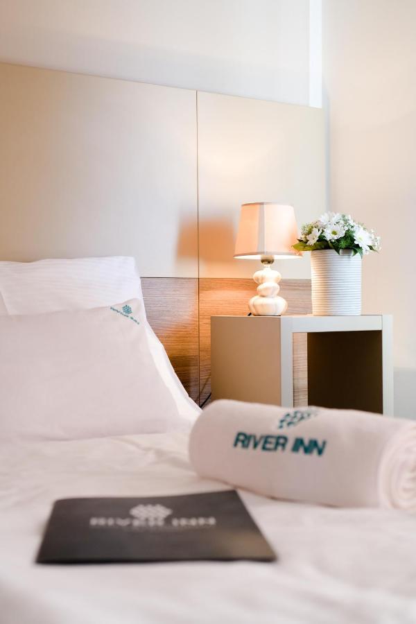 River Inn Stari Banovci Екстер'єр фото