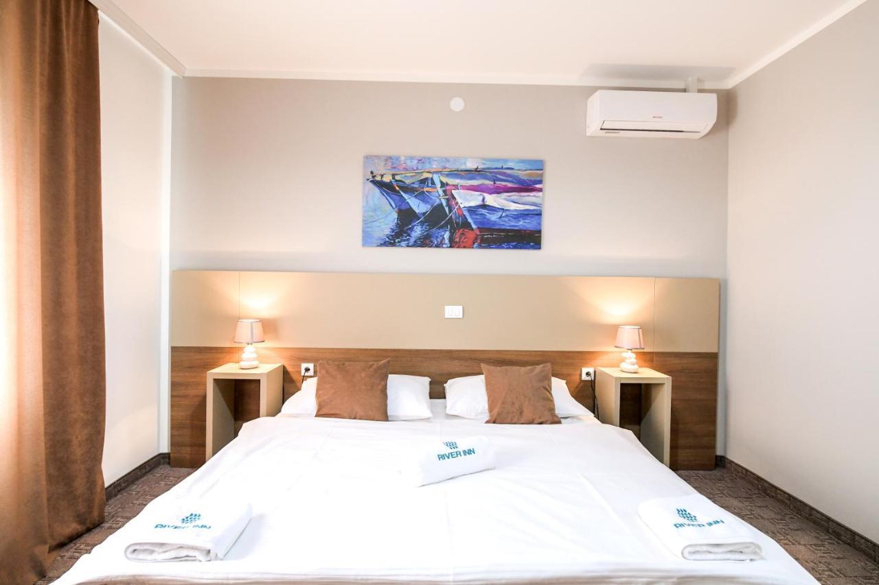 River Inn Stari Banovci Екстер'єр фото